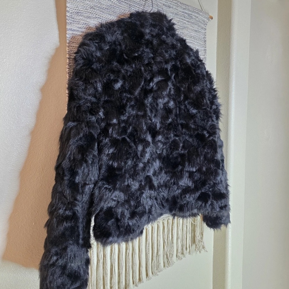 Chic Black Faux Fur Teddy Jacket - Picture 8 of 8
